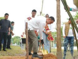 PT Agro Gemilang Surya Sumbang 300 Pohon Tabebuya di Tanam di OKI SumSel Jaga Keseimbangan Lingkungan.