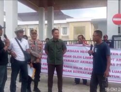 GERAKAN PEDULI OKU RAYA DEMO DI KEJARI OKU SOROTAN DUGAAN KORUPSI DI DESA KARYA JAYA dan PENCEMARAN LINGKUNGAN DI DESA GUNUNG KURIPAN.