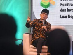 Mendes Yandri Ajak Mahasiswa Bangun Indonesia dari Desa