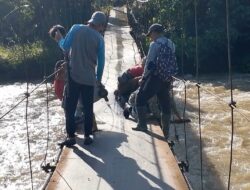 Parah Banget..!!! Masyarakat Petani Di Kecamatan Muara Jaya keluhkan Jembatan Gantung Rusak Parah Seolah Pemerintah Desa Hanya Diam, Tutup Mata Dan Makan Gaji Buta