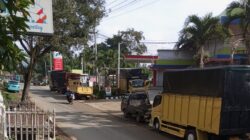 Antrian BBM Di SPBU Lintau Tanah Datar Menjadi Sorotan Bupati OKU Timur Lanosin Hamzah ” Warga Tetap Tenang Dan Jangan Menimbun BBM “